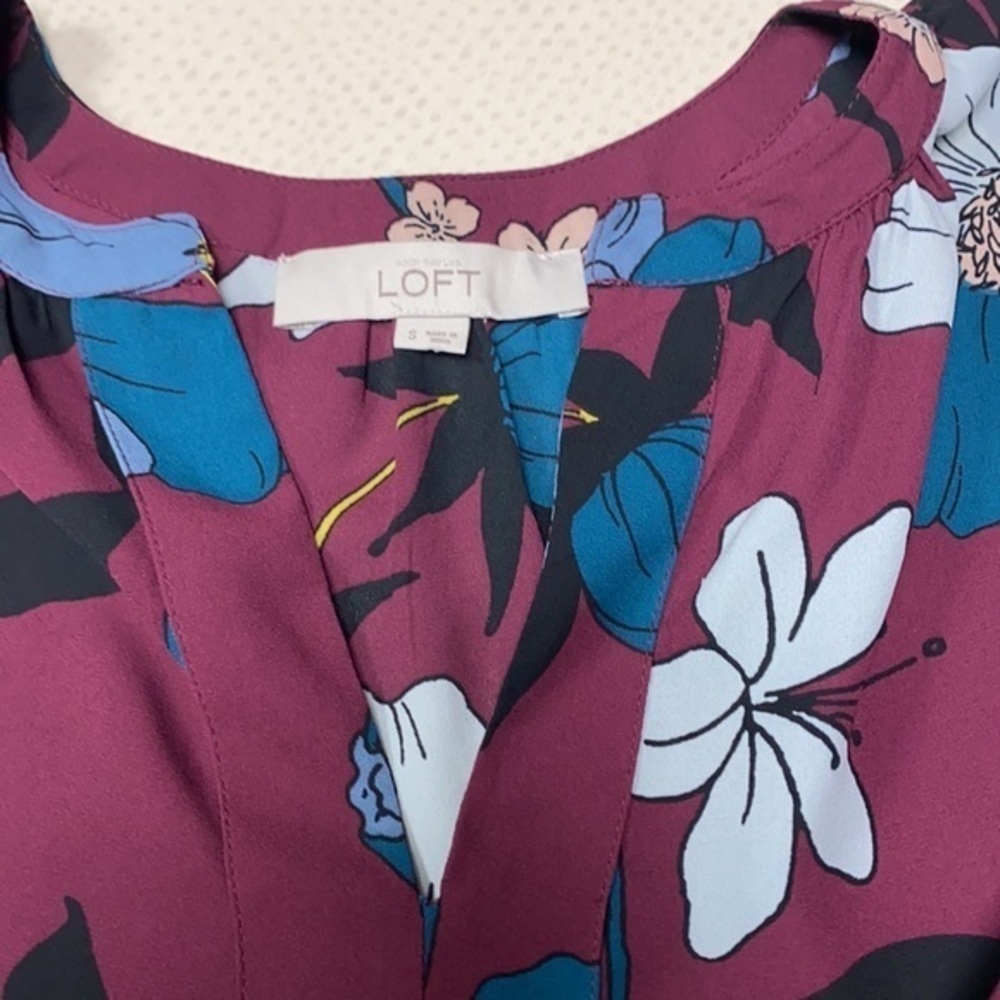 LOFT Maroon Floral Long Sleeves Sheer Blouse Sz S - Picture 3 of 7
